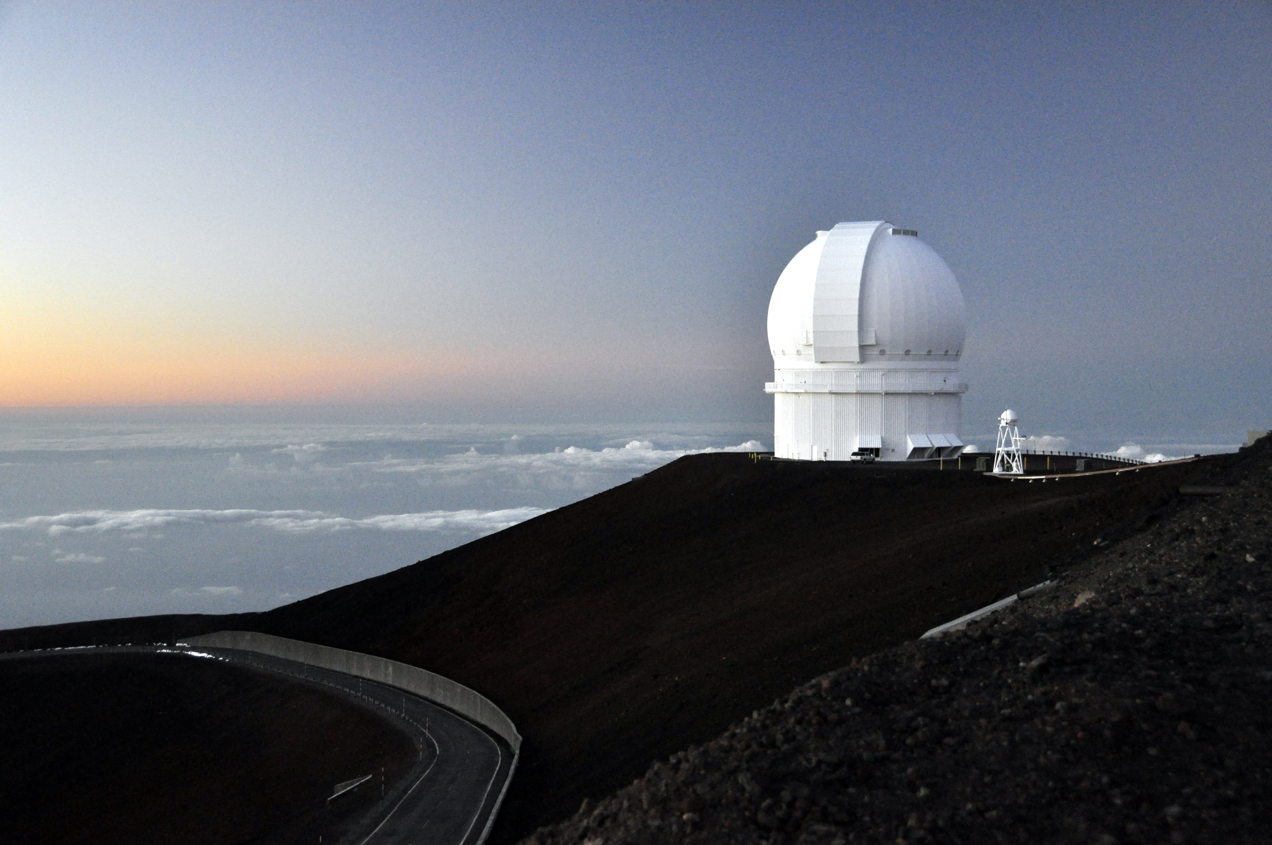 Il Canada-Francia-Hawaii Telescope (CFW Telescope) sull'isola di Mauna Kea, Hawaii - Stati Uniti